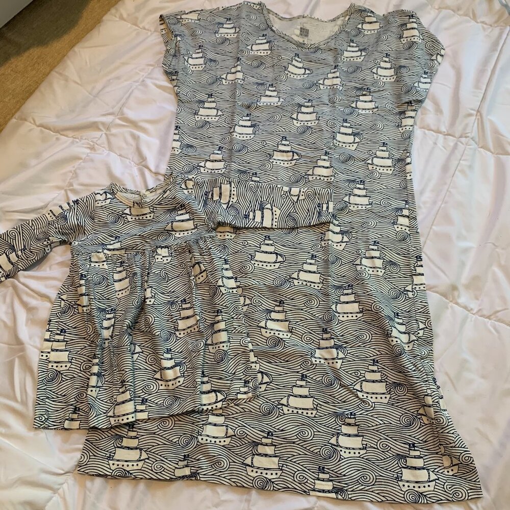 Winter Water Factory Mommy & Me Bundle (Ships Print) Adult M Baby 12M